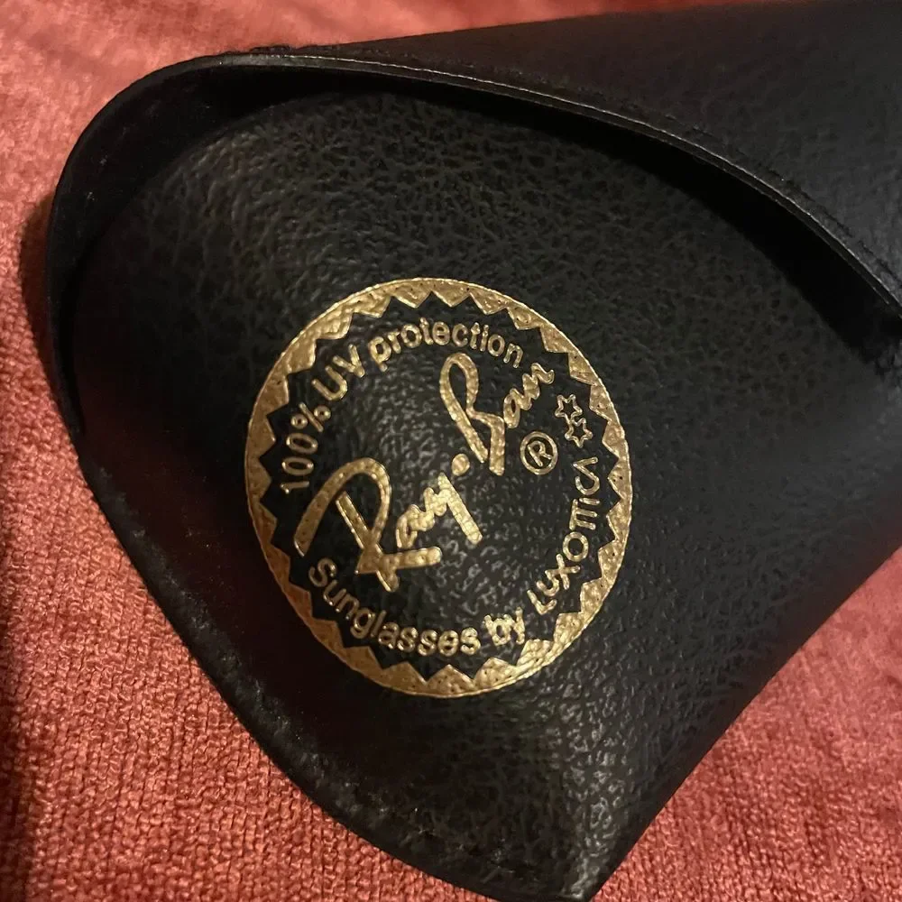 Ray-Ban aviator‎ black snap case